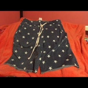 Alternative. Men's size medium.
